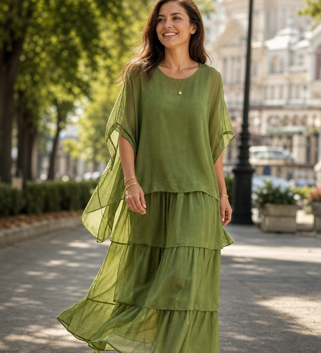 Rochie Anisia verde măsliniu – model în parc, lifestyle