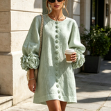 Rochie mini de damă cu nasturi florali, mâneci 3/4 și manșete în formă de trandafir